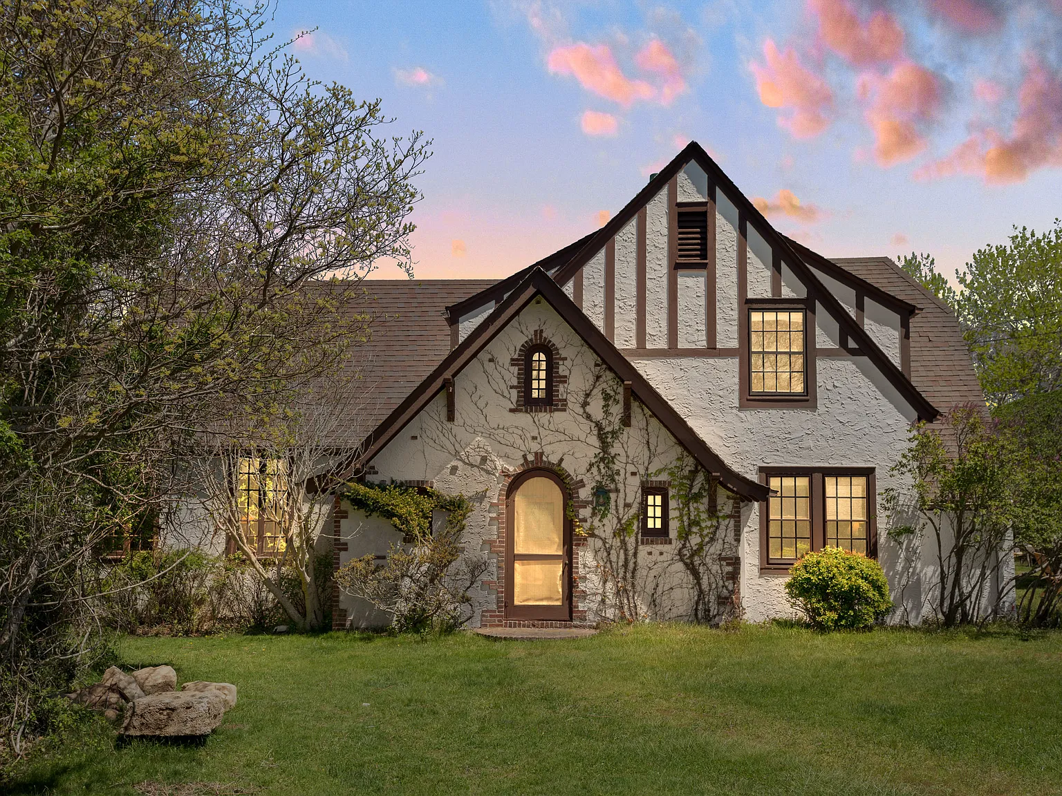 5 Bedroom Montauk Home — Photo 1