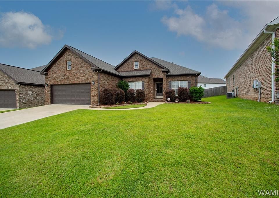 1st image of 425 Camille Ln