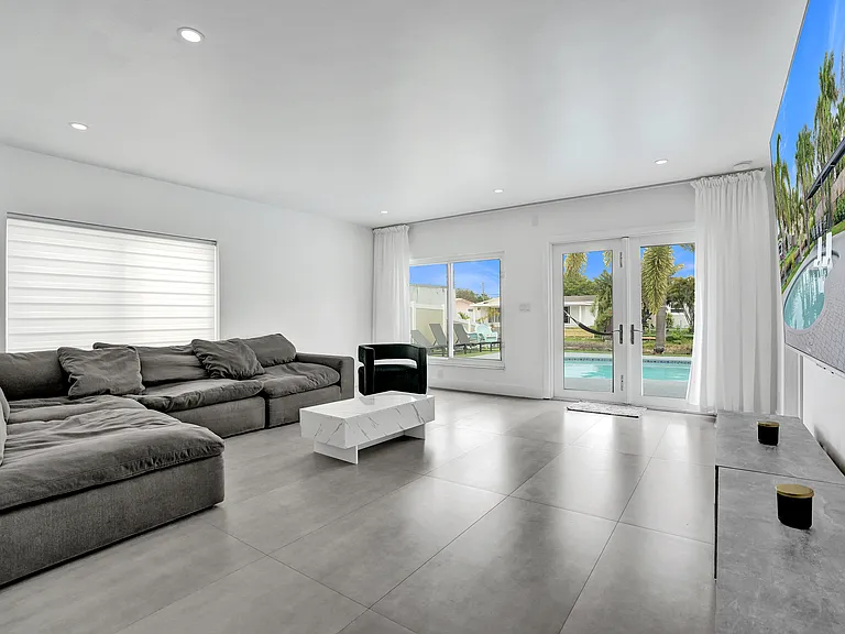 4480 SW 34th Dr — Photo 29