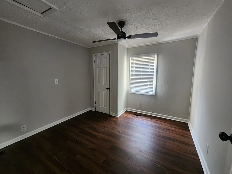 4118 Fairview Dr — Photo 7
