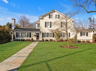 23 Davis Rd, Port Washington, NY 11050