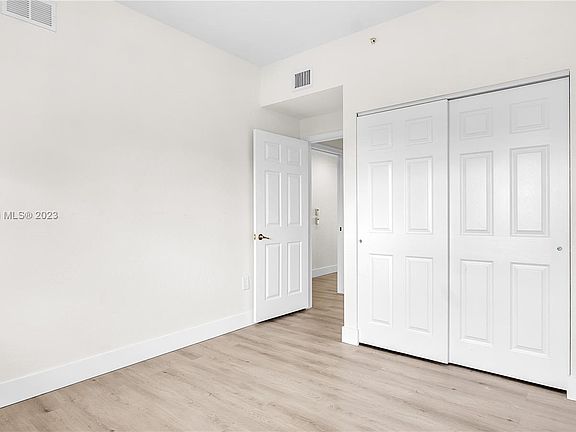 5th image of 7715 Yardley Dr APT 403