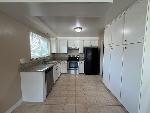 5th image of 326 W La Veta Ave APT C