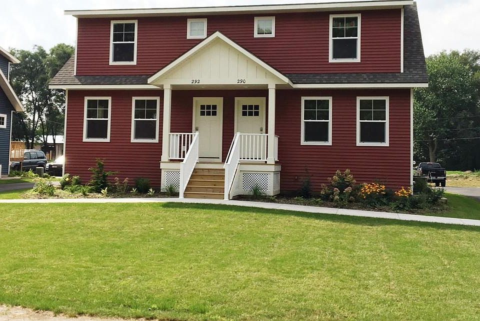 1st image of 290 E 18th St