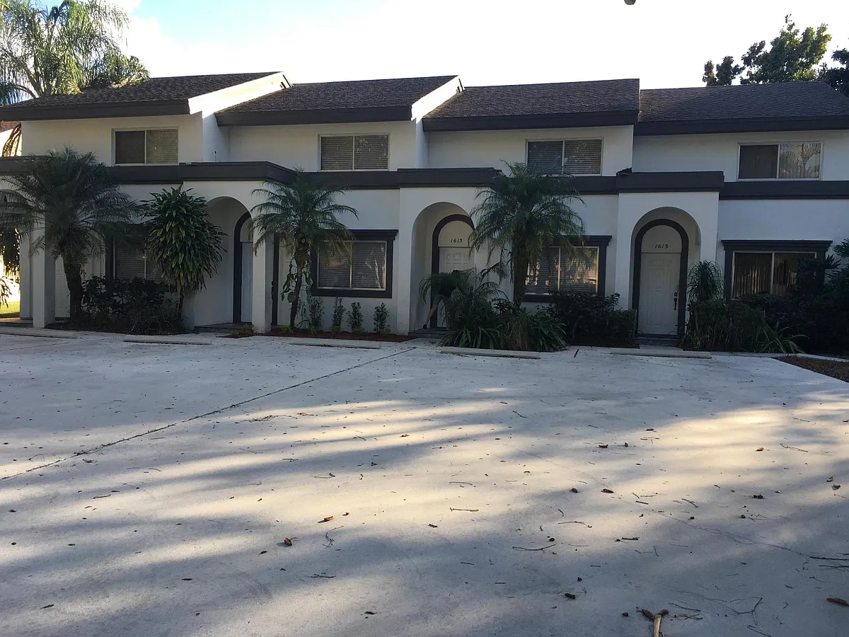 Building Photo - 1619 Hawthorne Pl #1619