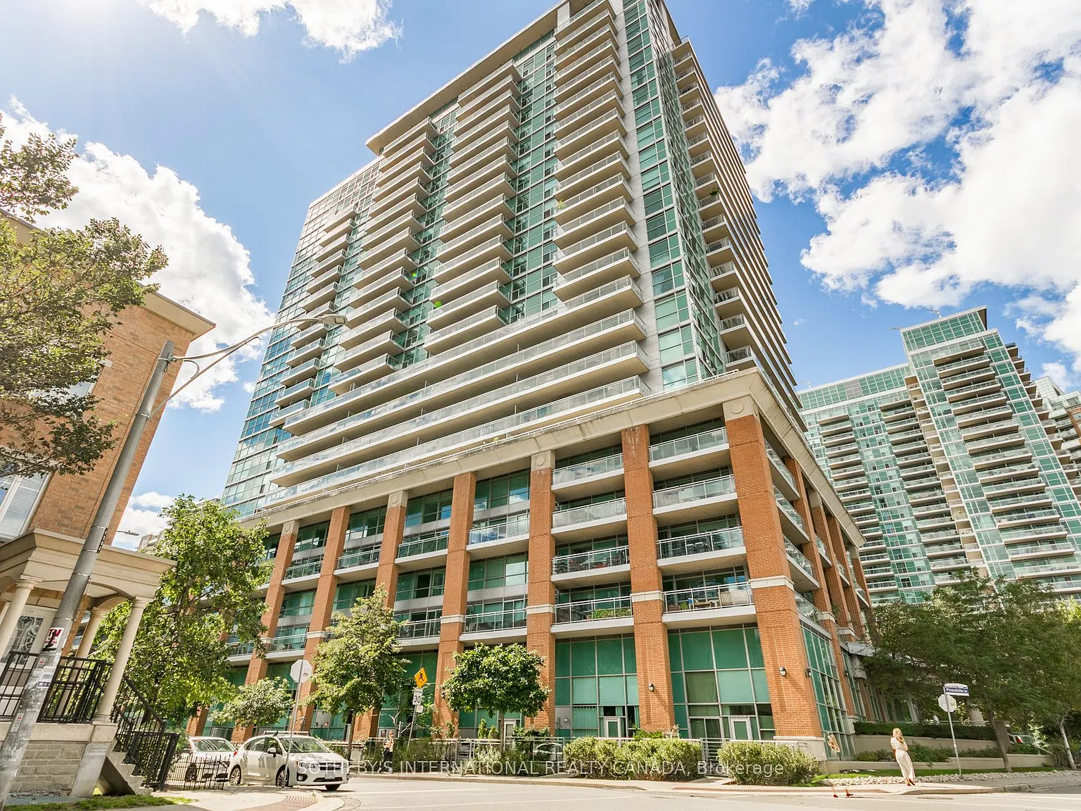 Zip Condos & Lofts — Photo 1