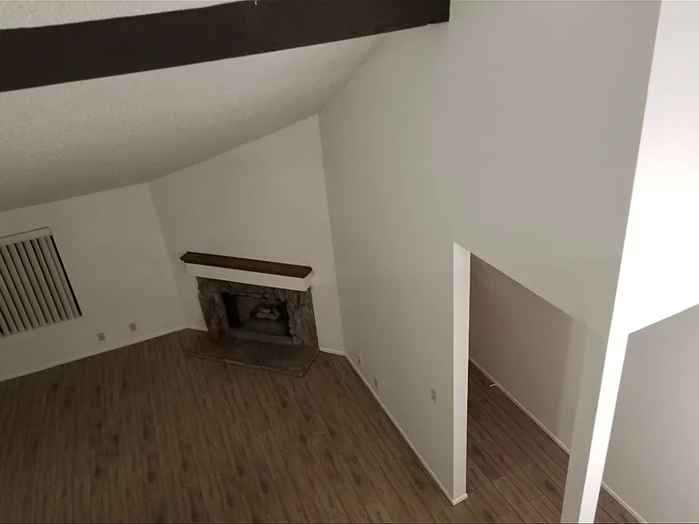 325 Coral Reef Dr — Photo 5