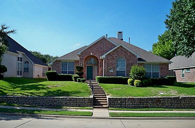 1st image of 421 Winged Foot Ln
