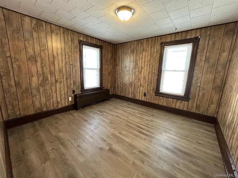 84 Orange Ave — Photo 12