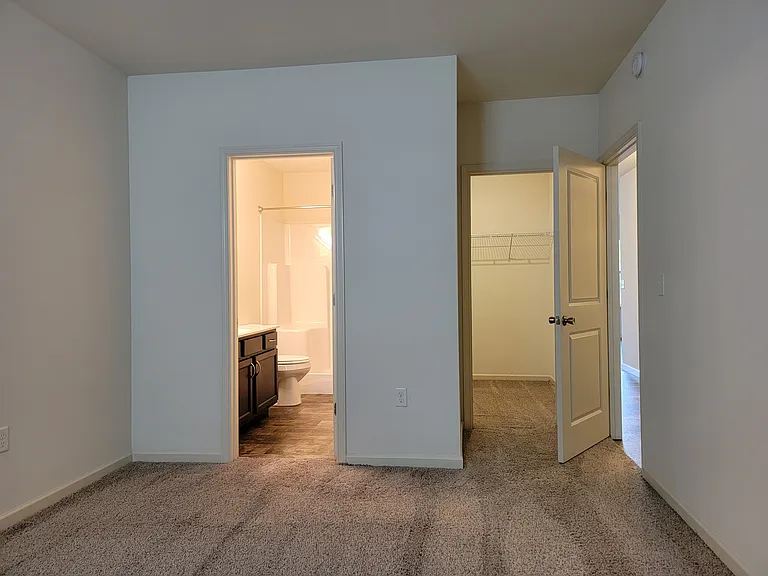 Holly Tree Apartments — Photo 50