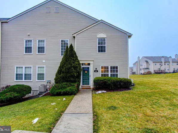 482 Stoneglen St, Collegeville, PA 19426