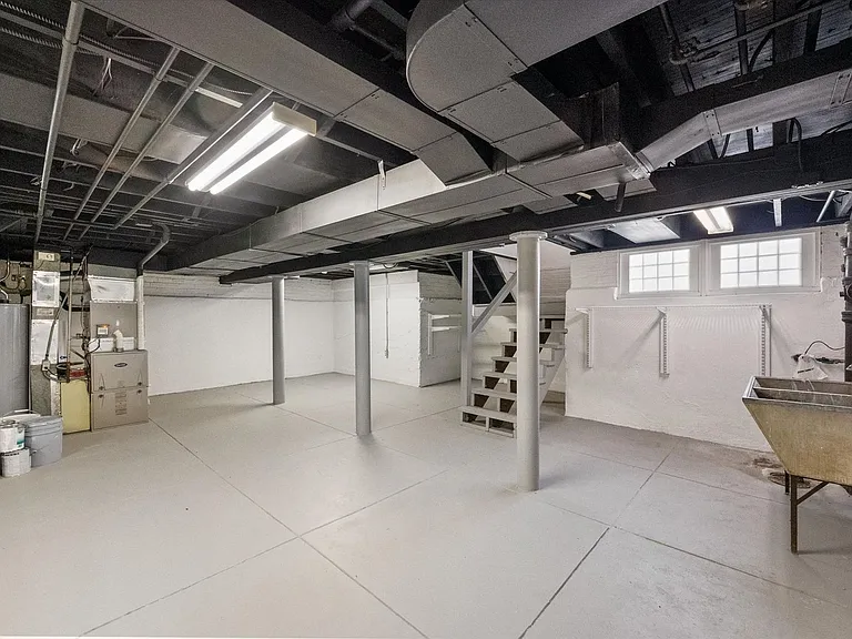 4513 S 6th St — Photo 31