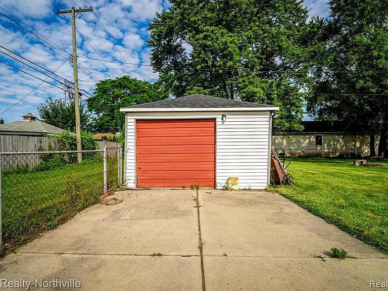 17405 Anne Ave — Photo 11