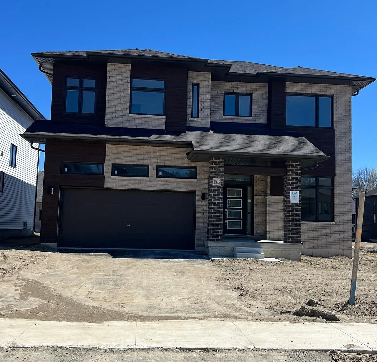 4 bed, $3,200 — Photo 1