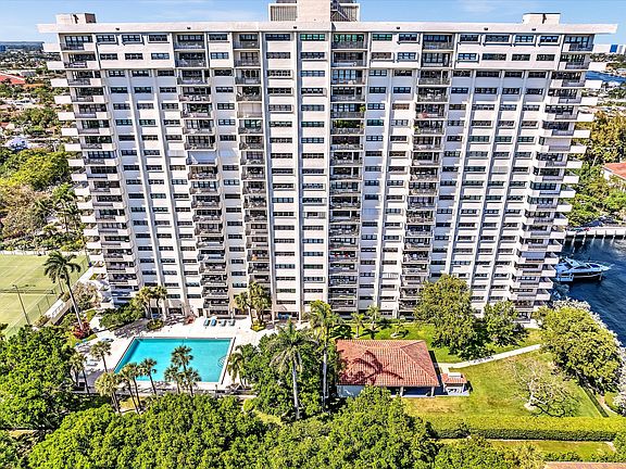 4th image of 1608-3200 Port Royale Dr N