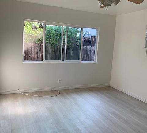 3rd image of 1255-2 26th St