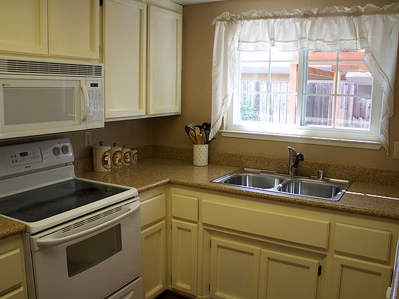 4th image of 6950 Pampas Way