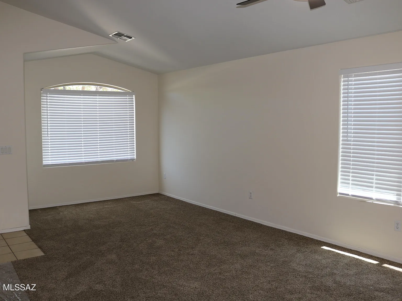 4 bed, 2.0 bath, 1873 sqft, $2,100 — Photo 2