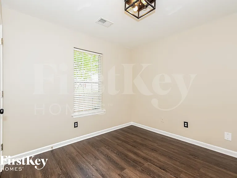 2033 Greenhill Pass — Photo 12