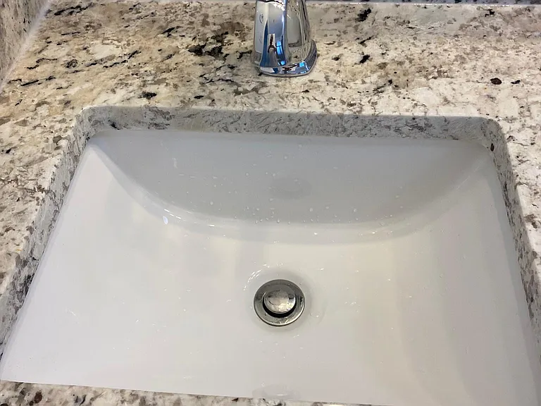 Master Bath/Delta faucets