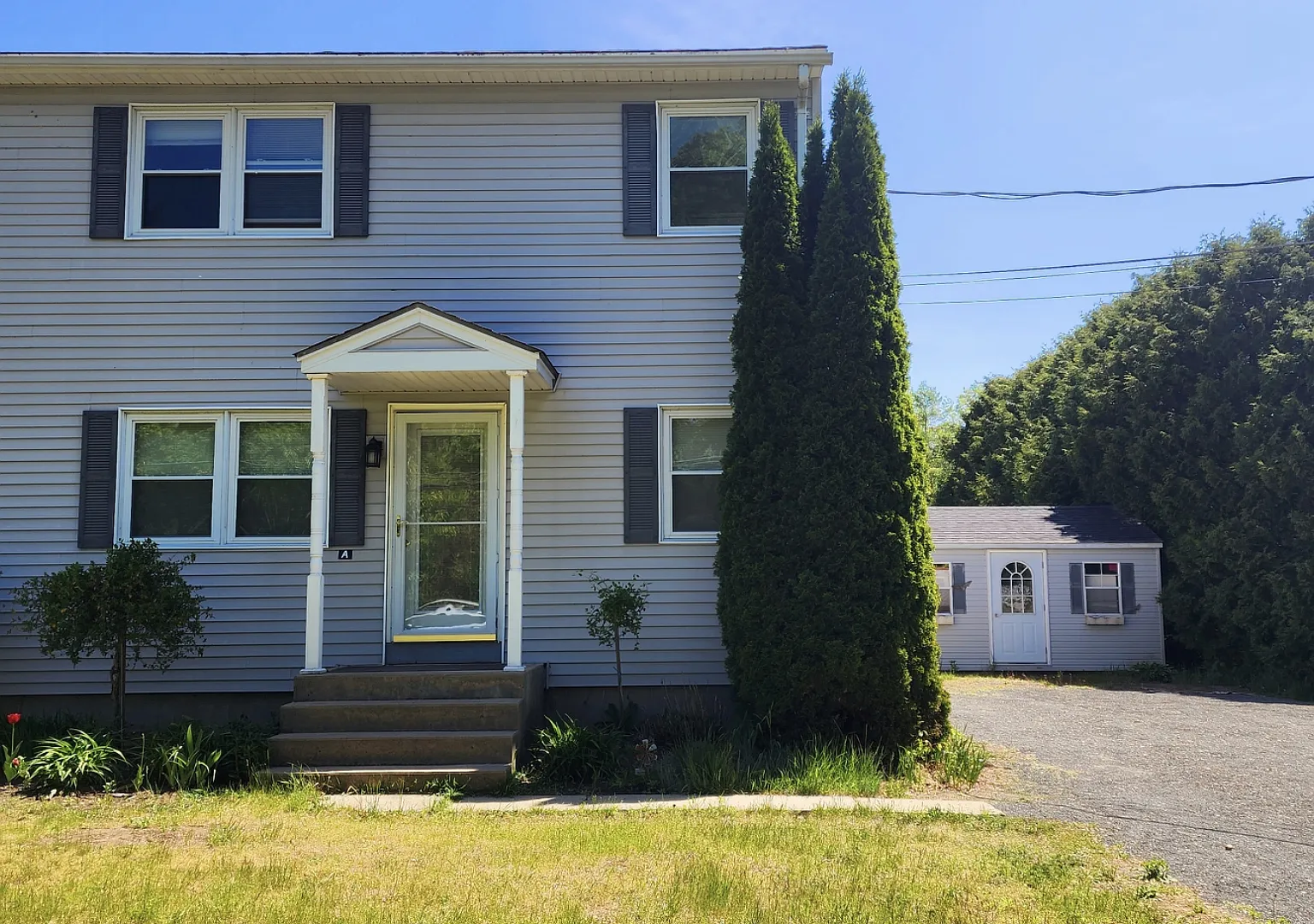 3 bed, 1.5 bath, 1512 sqft, $2,650 — Photo 2
