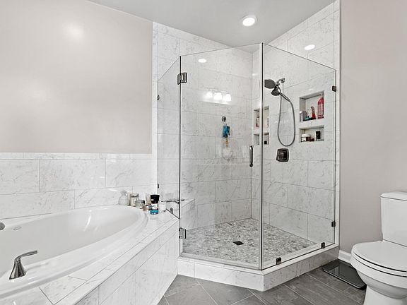 3rd image of 444 W Broad St Unit 303