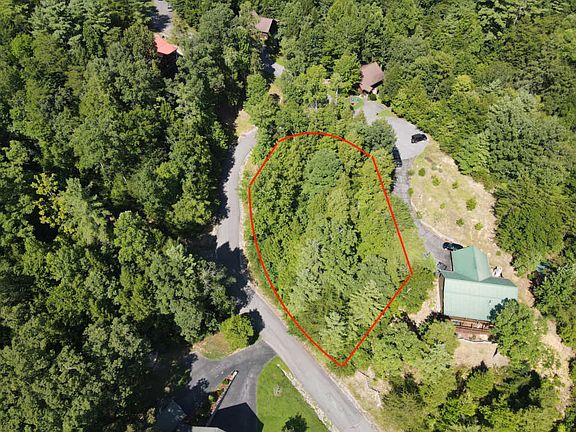 3rd image of 2210 Dogwood Cove Way