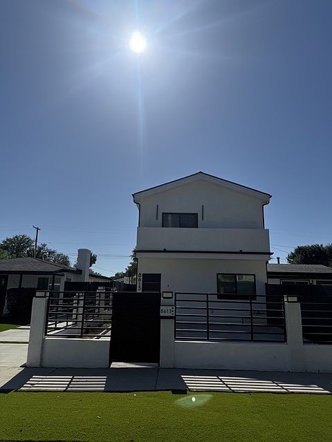 1st image of 8615 Oakdale Ave #8613