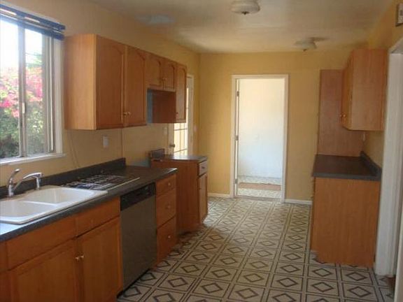 5th image of 2750 Ladoga Ave
