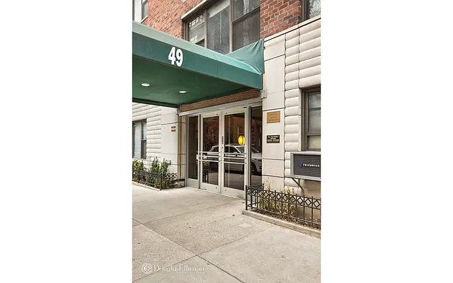 Sold by Douglas Elliman | media 8