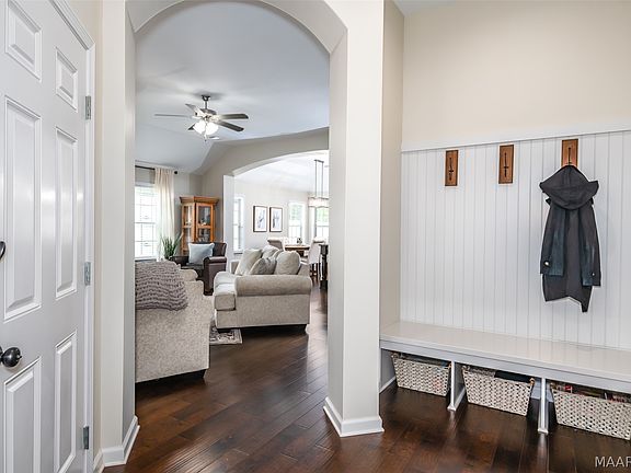 3rd image of 713 Charlemont Ln