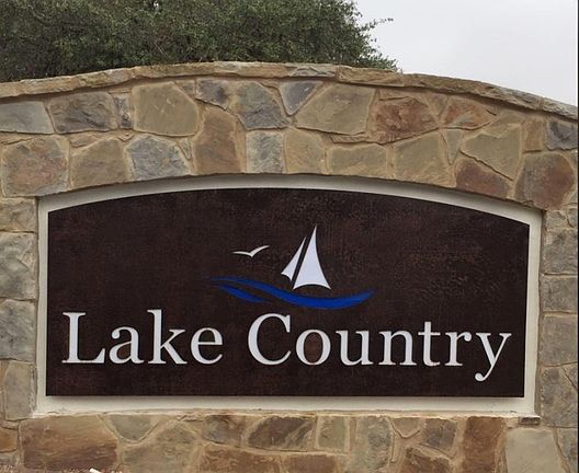 3rd image of 421 Lake Side Cir