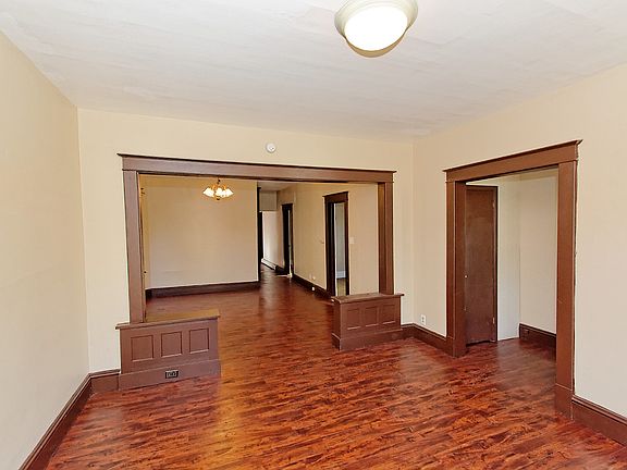 4th image of 542 Mercer St #1