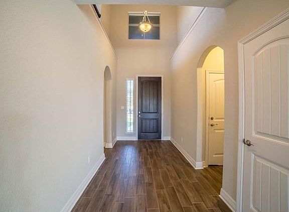 5th image of 300 Cortona Ln