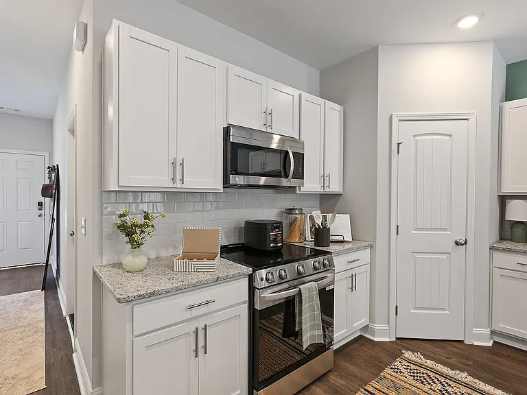 102 Lusk Ln — Photo 8