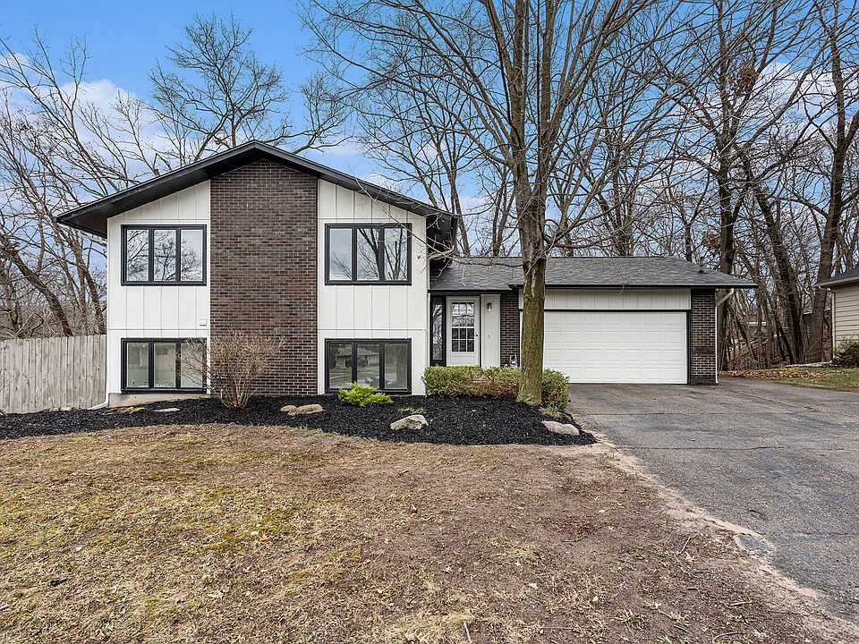 1st image of 3942 Keeweenaw Dr NE