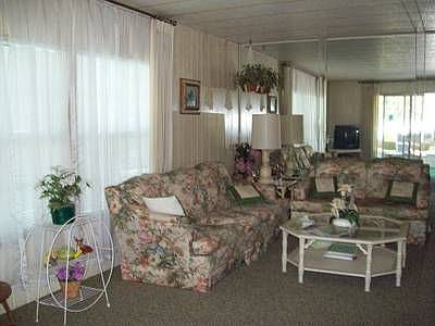 3rd image of 12 Great Oak Dr