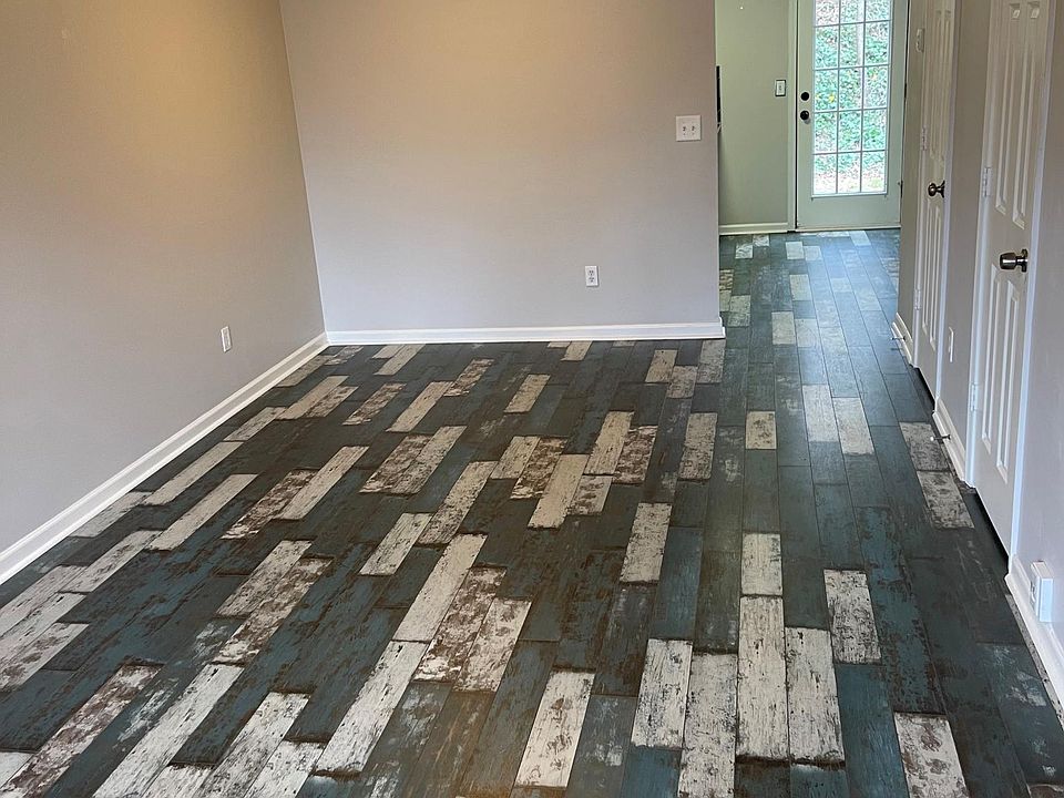 2nd image of 103 Lilli Ln
