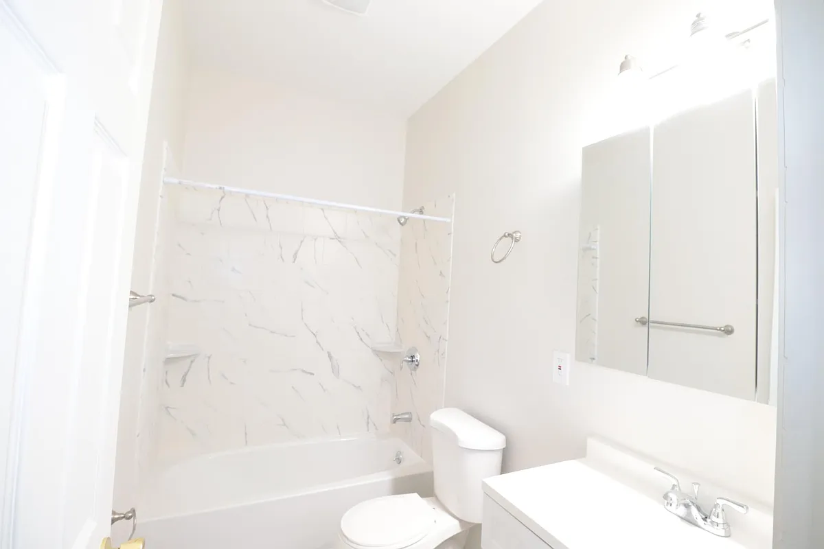 Building Photo - 154 Wethersfield Ave #1
