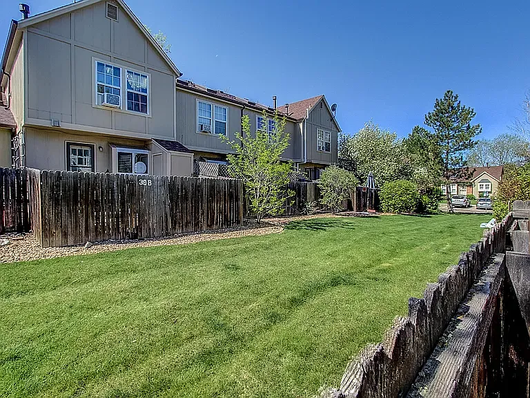 1227 S Flower Cir #E — Photo 9