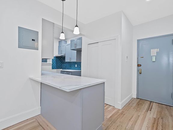 5th image of 1823 Madison St APT 4