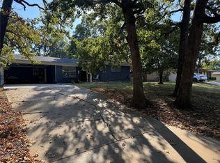 110 S Hickory Ave, Denison, TX 75020