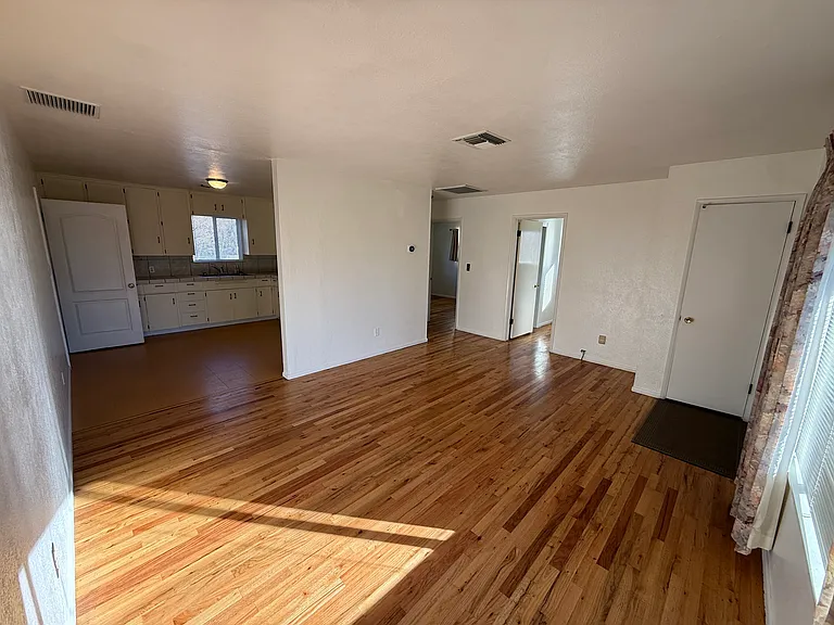 907 Jovian Dr — Photo 15
