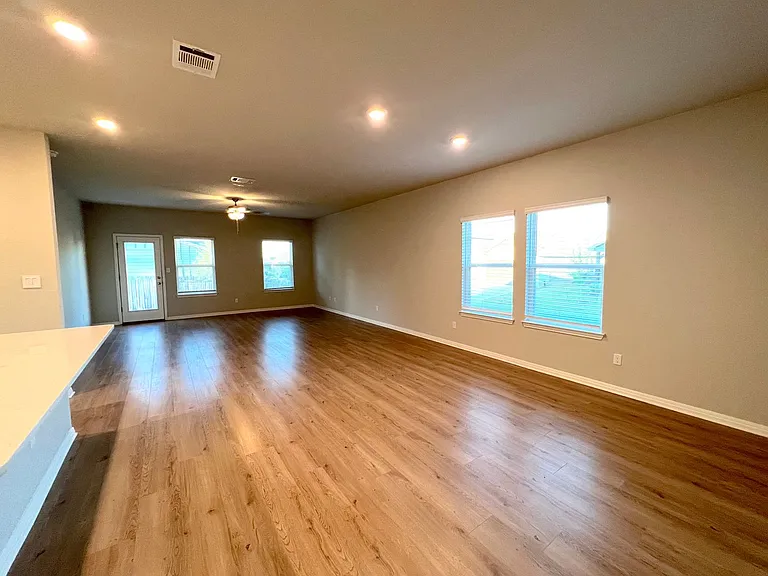 11405 Copperstone Ave — Photo 8