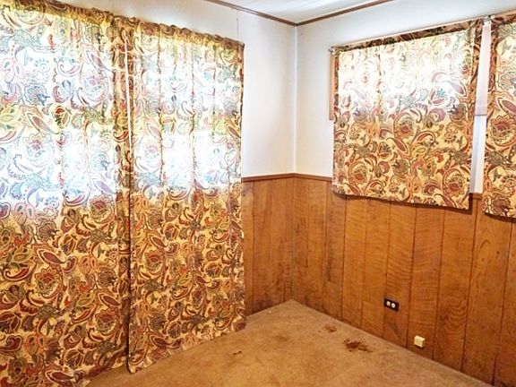 4th image of 836 Marshall Ave