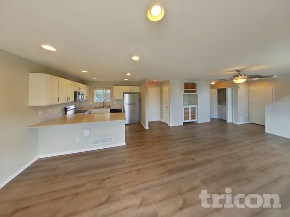 5th image of 2052 Springside Dr