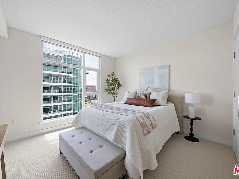 3141 Michelson Dr #1506 — Photo 27