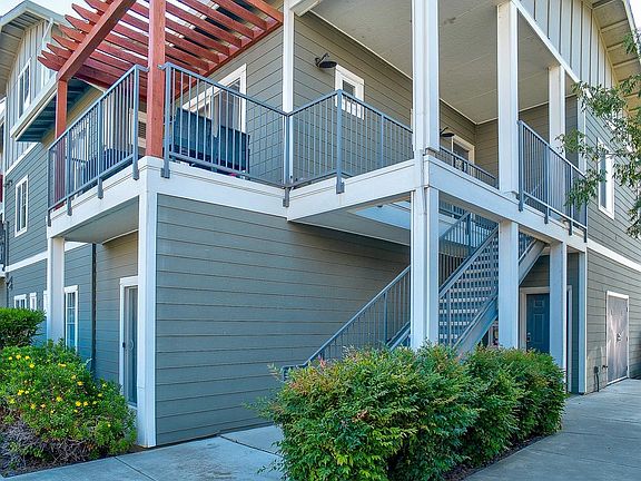 2nd image of 1818 Moore Blvd APT 213