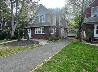 1089 Sussex Rd, Teaneck, NJ 07666