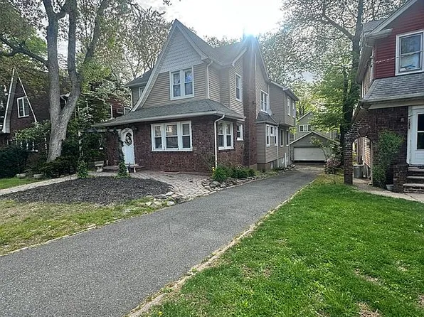 1089 Sussex Rd, Teaneck, NJ 07666